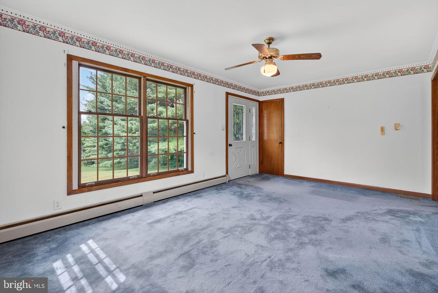 11299 RUSSELL RD, HILLSBORO, Virginia 20132, 3 Bedrooms Bedrooms, ,2 BathroomsBathrooms,Residential,For sale,11299 RUSSELL RD,VALO2103034 MLS # VALO2103034