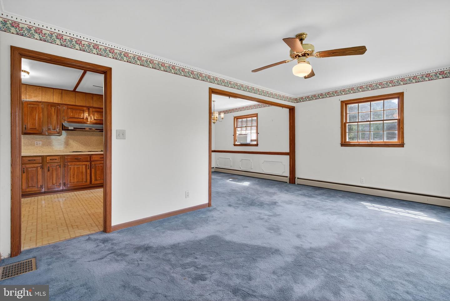 11299 RUSSELL RD, HILLSBORO, Virginia 20132, 3 Bedrooms Bedrooms, ,2 BathroomsBathrooms,Residential,For sale,11299 RUSSELL RD,VALO2103034 MLS # VALO2103034