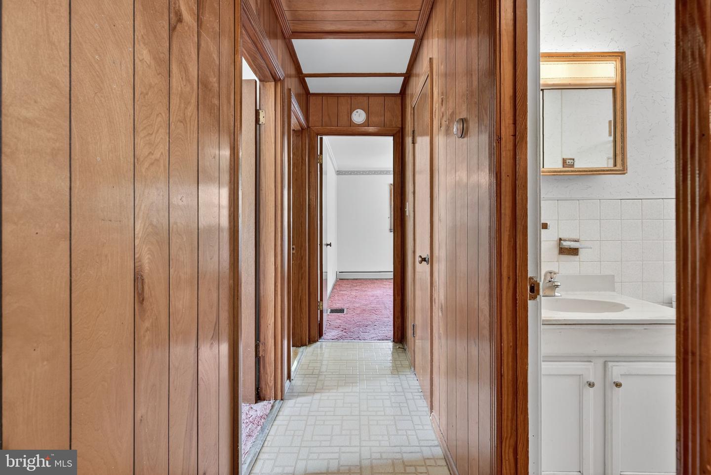 11299 RUSSELL RD, HILLSBORO, Virginia 20132, 3 Bedrooms Bedrooms, ,2 BathroomsBathrooms,Residential,For sale,11299 RUSSELL RD,VALO2103034 MLS # VALO2103034