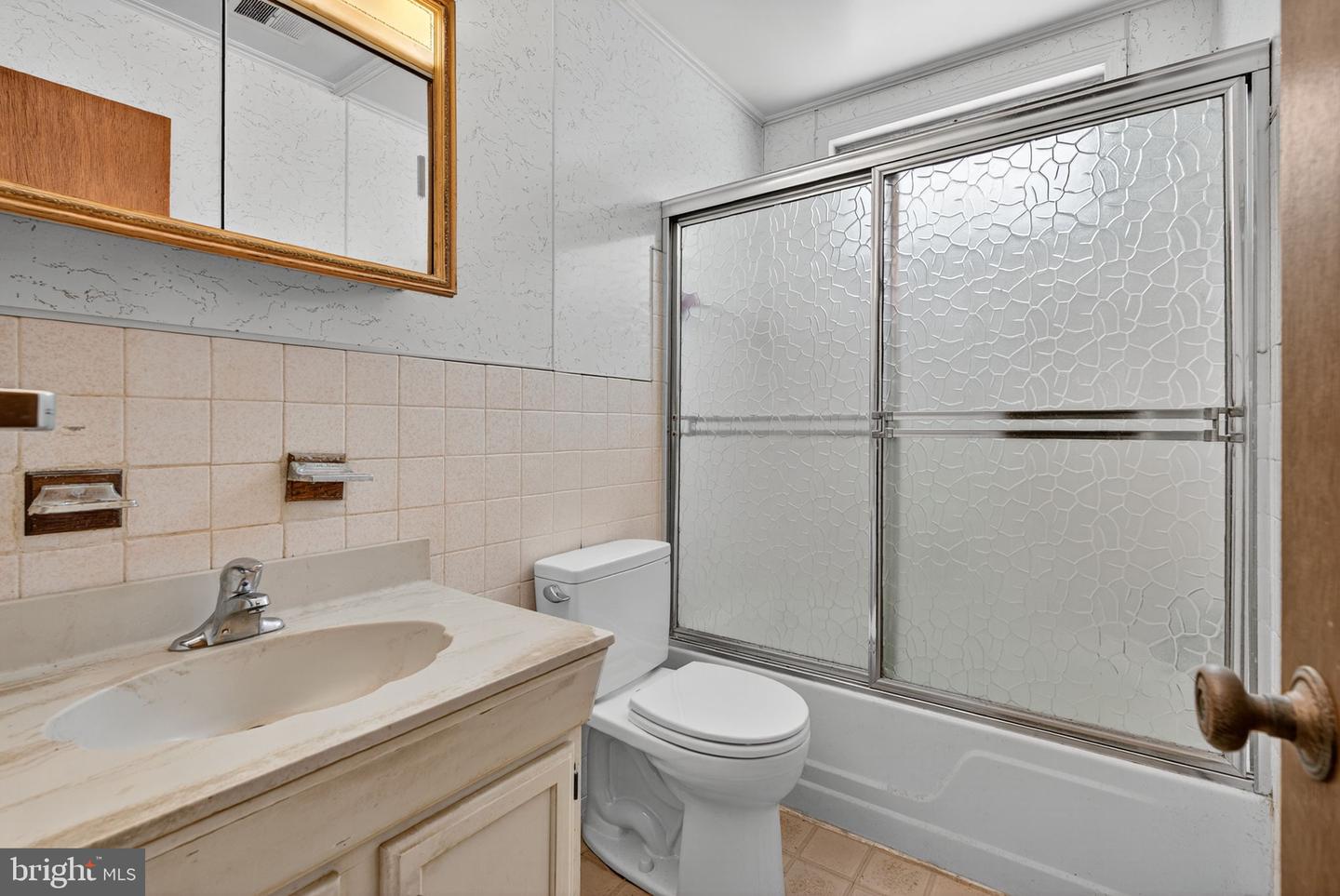 11299 RUSSELL RD, HILLSBORO, Virginia 20132, 3 Bedrooms Bedrooms, ,2 BathroomsBathrooms,Residential,For sale,11299 RUSSELL RD,VALO2103034 MLS # VALO2103034