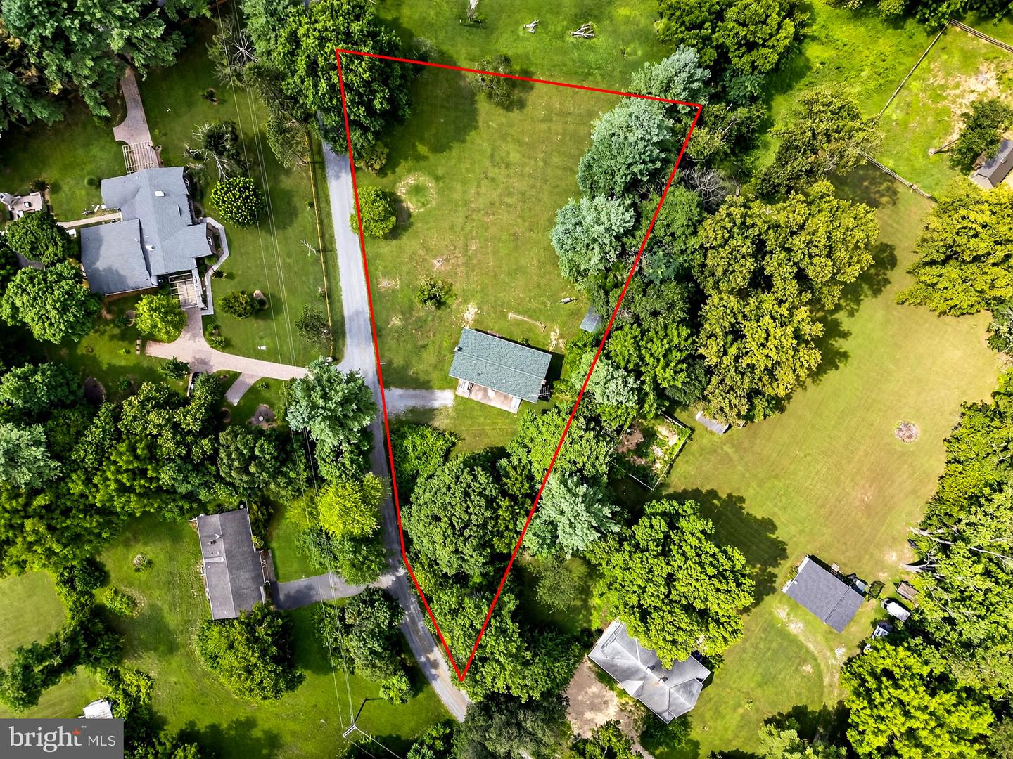 11299 RUSSELL RD, HILLSBORO, Virginia 20132, 3 Bedrooms Bedrooms, ,2 BathroomsBathrooms,Residential,For sale,11299 RUSSELL RD,VALO2103034 MLS # VALO2103034
