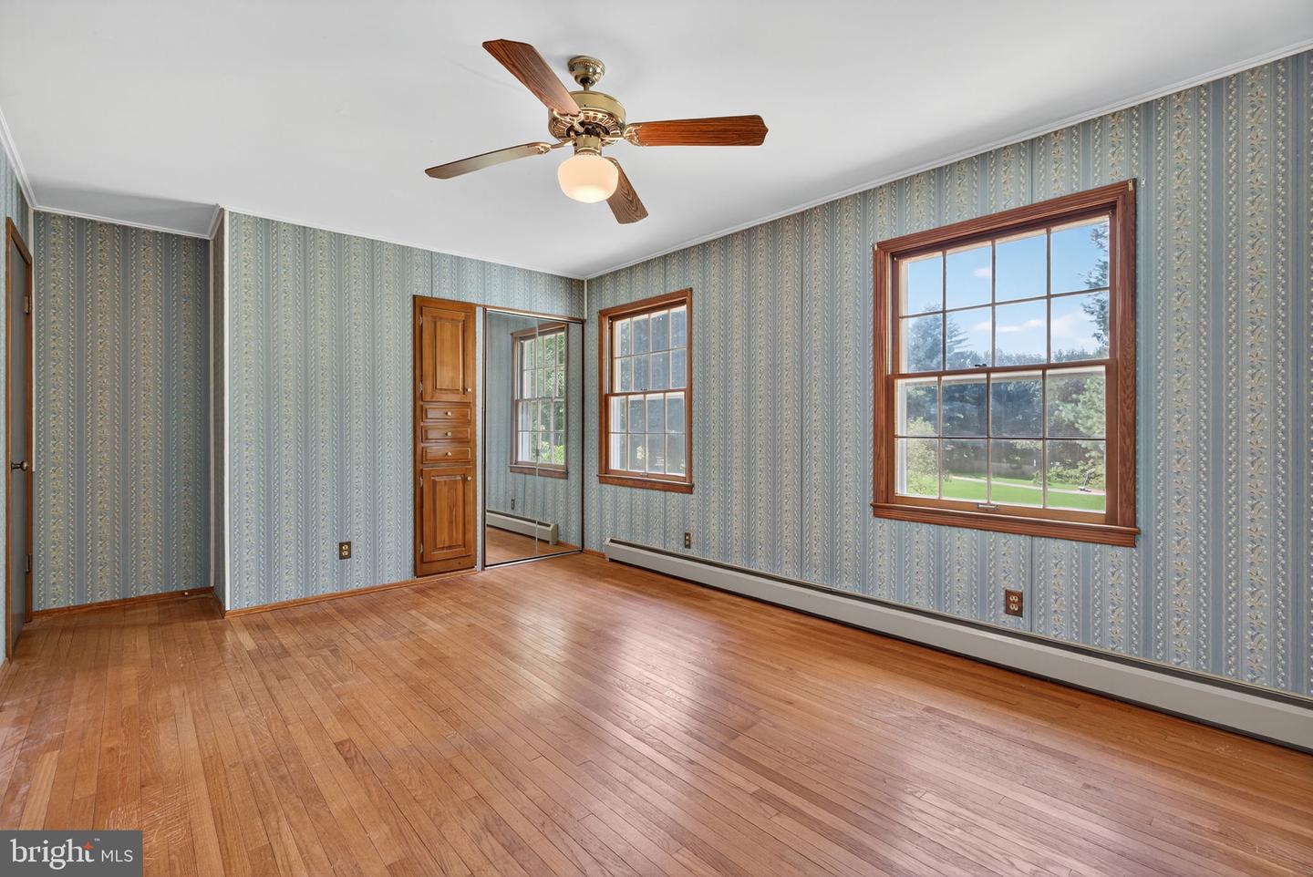 11299 RUSSELL RD, HILLSBORO, Virginia 20132, 3 Bedrooms Bedrooms, ,2 BathroomsBathrooms,Residential,For sale,11299 RUSSELL RD,VALO2103034 MLS # VALO2103034