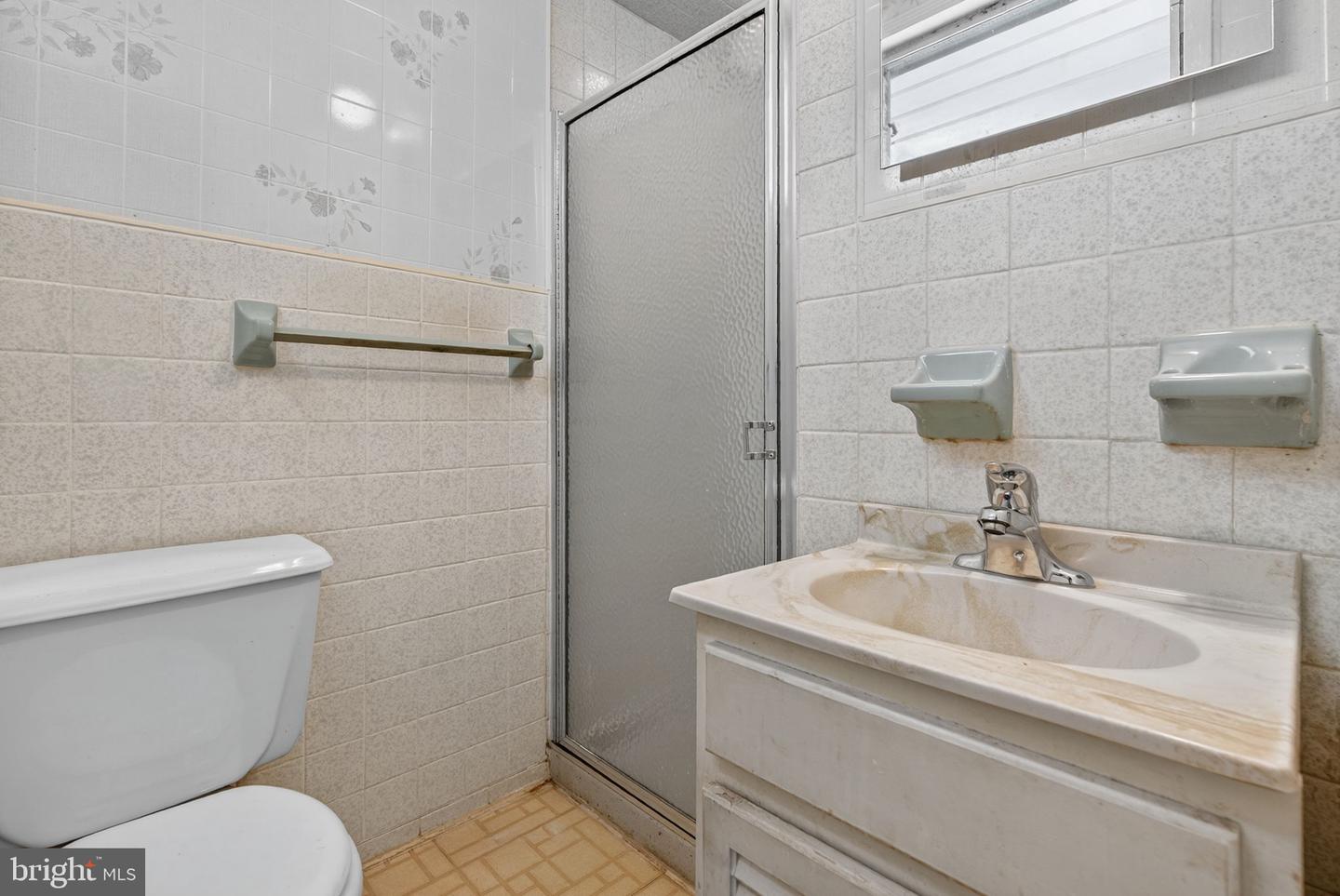11299 RUSSELL RD, HILLSBORO, Virginia 20132, 3 Bedrooms Bedrooms, ,2 BathroomsBathrooms,Residential,For sale,11299 RUSSELL RD,VALO2103034 MLS # VALO2103034
