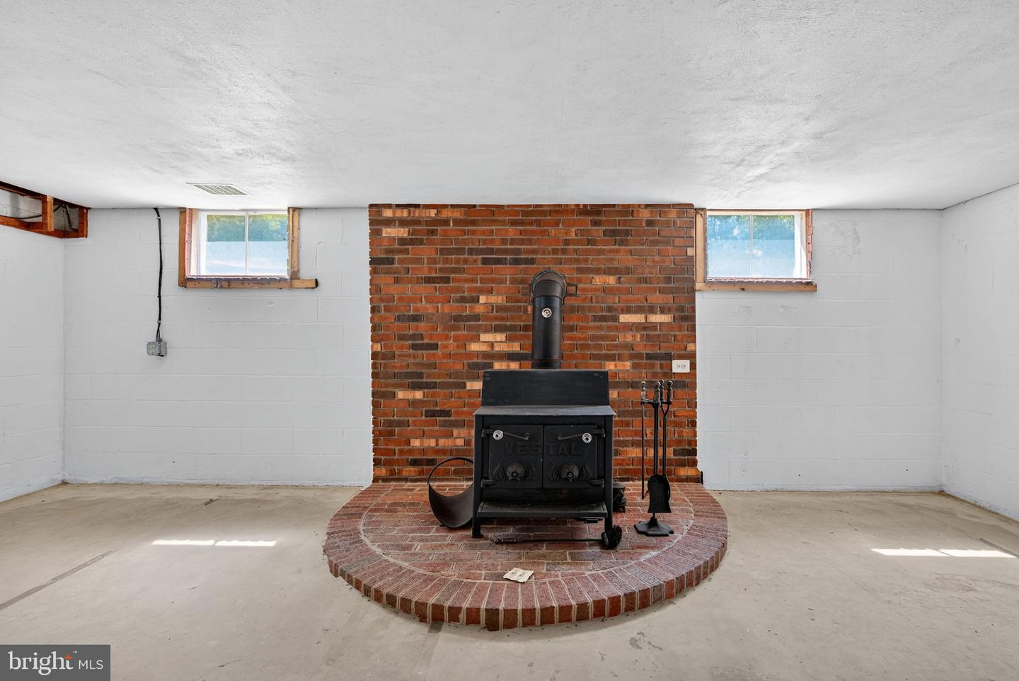 11299 RUSSELL RD, HILLSBORO, Virginia 20132, 3 Bedrooms Bedrooms, ,2 BathroomsBathrooms,Residential,For sale,11299 RUSSELL RD,VALO2103034 MLS # VALO2103034