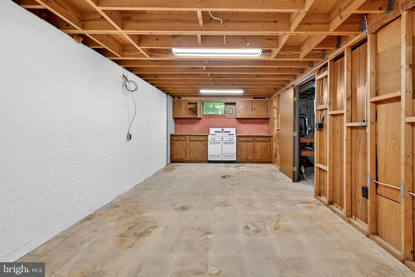 11299 RUSSELL RD, HILLSBORO, Virginia 20132, 3 Bedrooms Bedrooms, ,2 BathroomsBathrooms,Residential,For sale,11299 RUSSELL RD,VALO2103034 MLS # VALO2103034