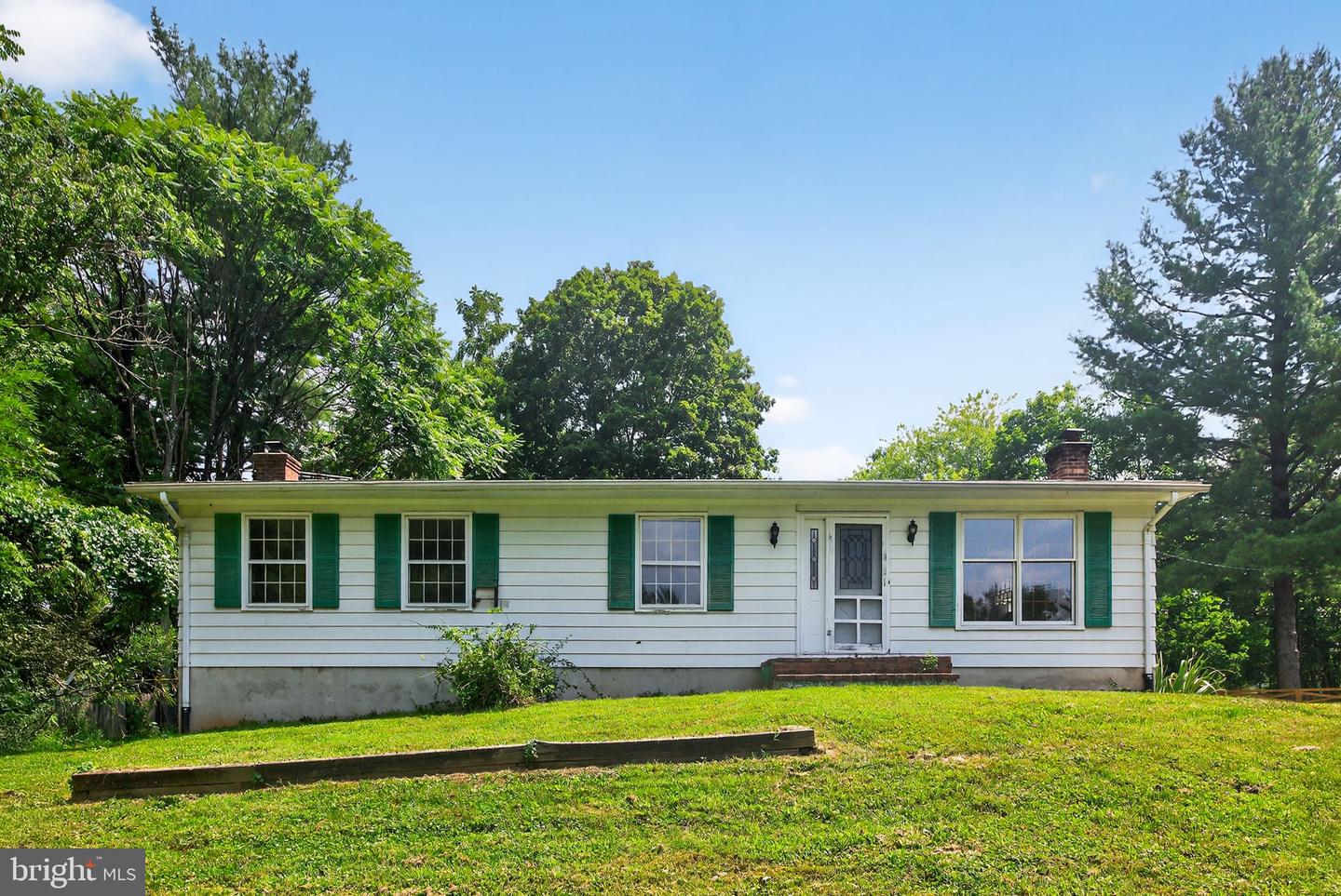 11299 RUSSELL RD, HILLSBORO, Virginia 20132, 3 Bedrooms Bedrooms, ,2 BathroomsBathrooms,Residential,For sale,11299 RUSSELL RD,VALO2103034 MLS # VALO2103034