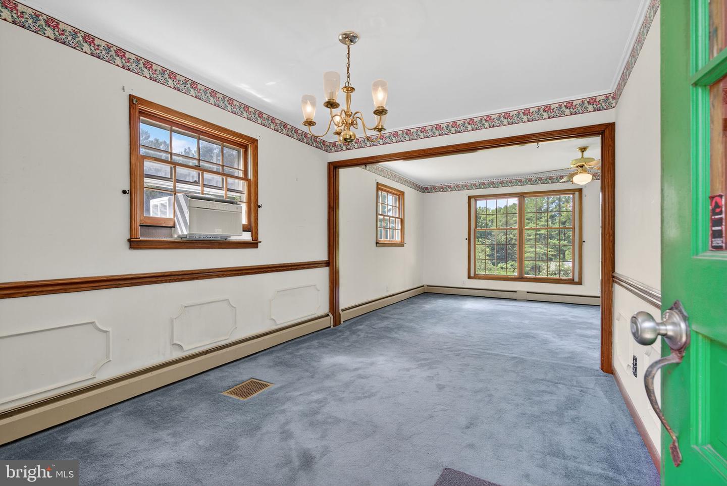 11299 RUSSELL RD, HILLSBORO, Virginia 20132, 3 Bedrooms Bedrooms, ,2 BathroomsBathrooms,Residential,For sale,11299 RUSSELL RD,VALO2103034 MLS # VALO2103034