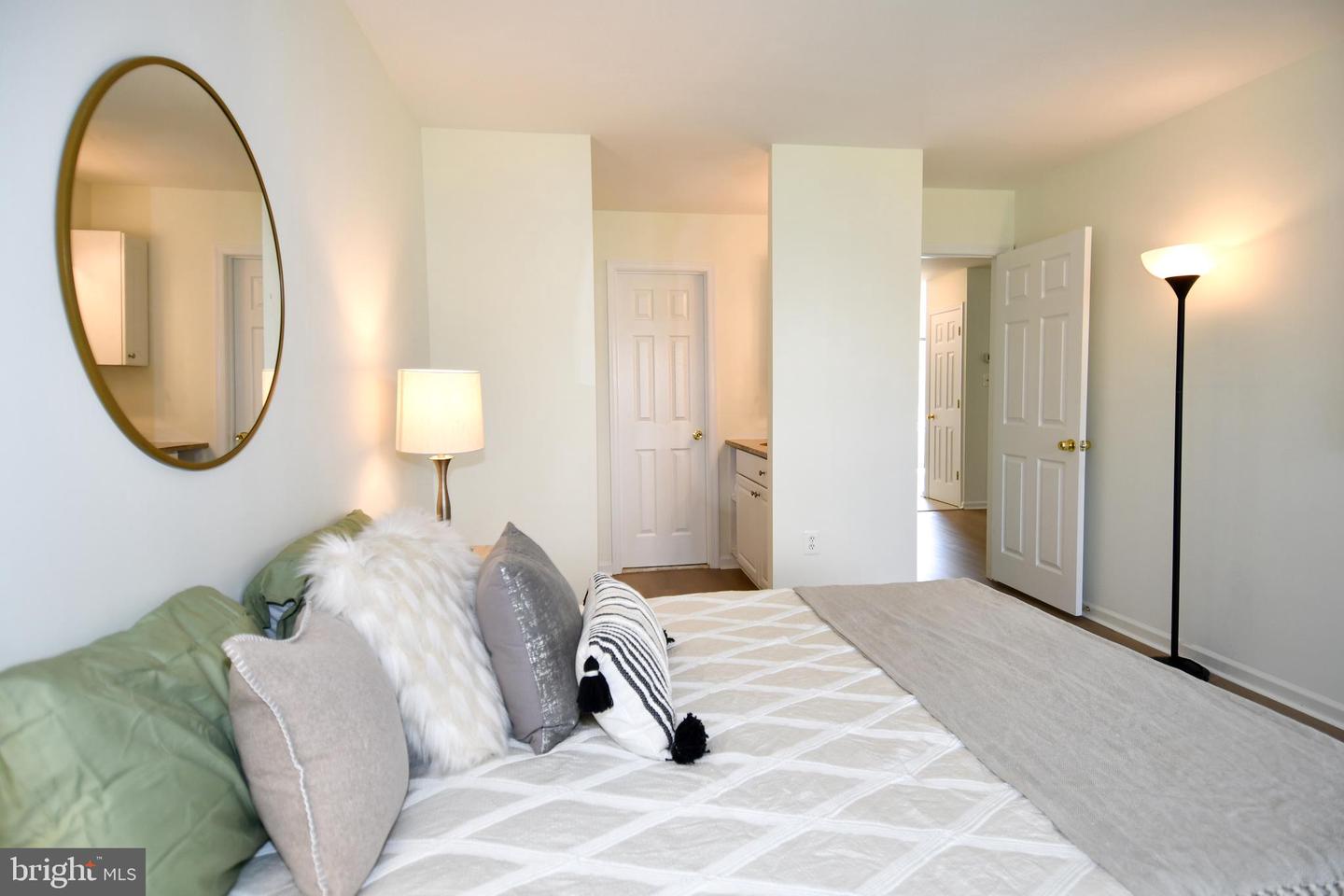 2797 YARLING CT, FALLS CHURCH, Virginia 22042, 2 Bedrooms Bedrooms, ,1 BathroomBathrooms,Residential,For sale,2797 YARLING CT,VAFX2257468 MLS # VAFX2257468