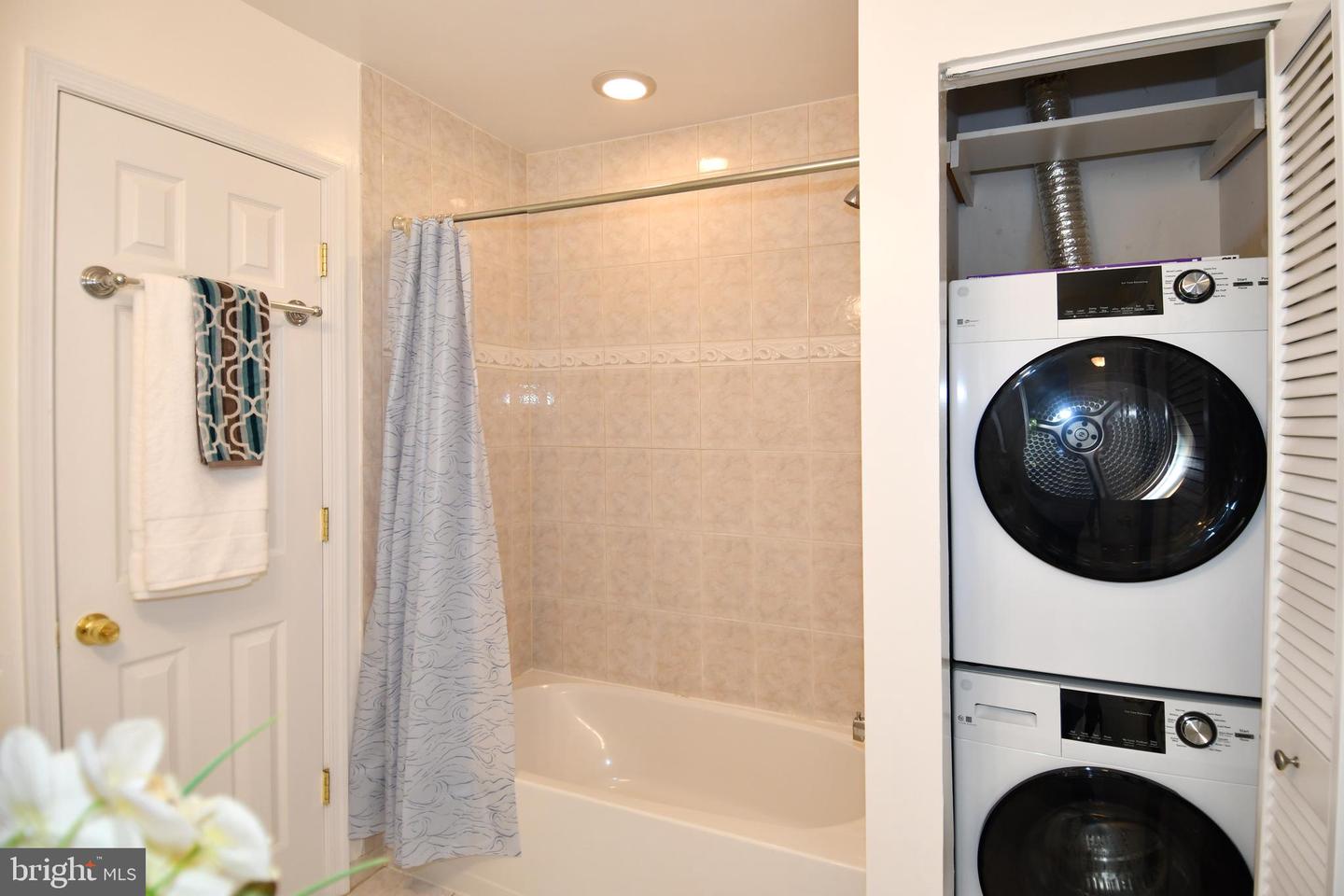 2797 YARLING CT, FALLS CHURCH, Virginia 22042, 2 Bedrooms Bedrooms, ,1 BathroomBathrooms,Residential,For sale,2797 YARLING CT,VAFX2257468 MLS # VAFX2257468