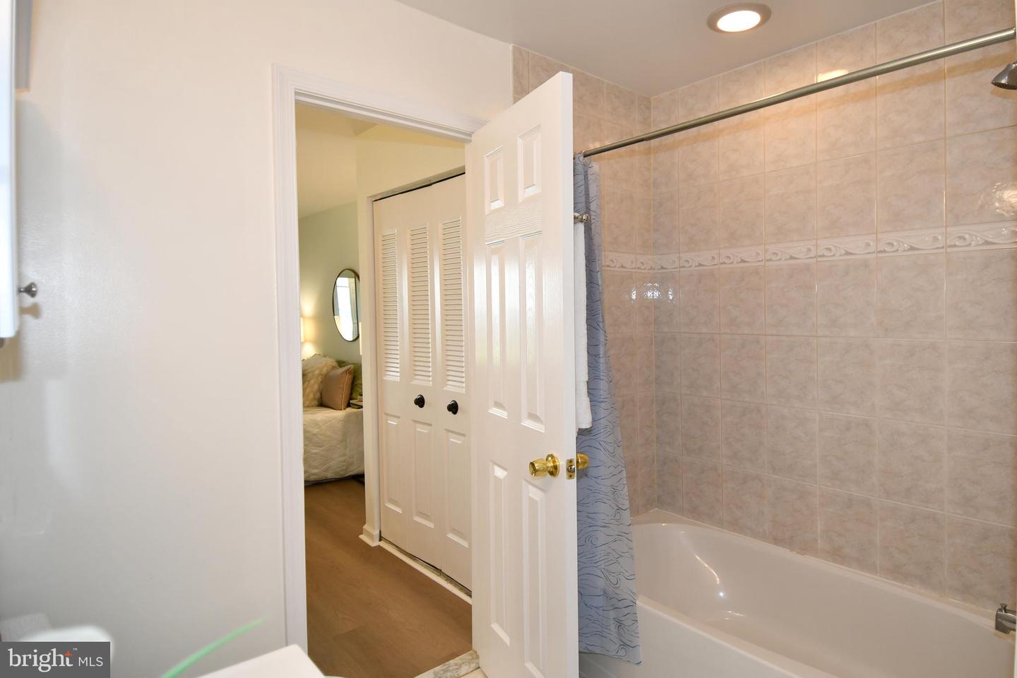 2797 YARLING CT, FALLS CHURCH, Virginia 22042, 2 Bedrooms Bedrooms, ,1 BathroomBathrooms,Residential,For sale,2797 YARLING CT,VAFX2257468 MLS # VAFX2257468