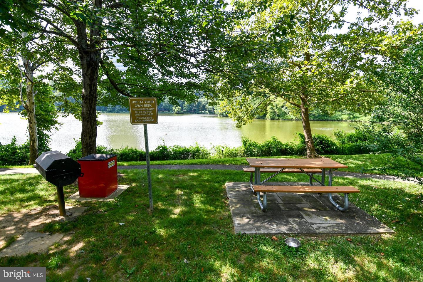 2797 YARLING CT, FALLS CHURCH, Virginia 22042, 2 Bedrooms Bedrooms, ,1 BathroomBathrooms,Residential,For sale,2797 YARLING CT,VAFX2257468 MLS # VAFX2257468