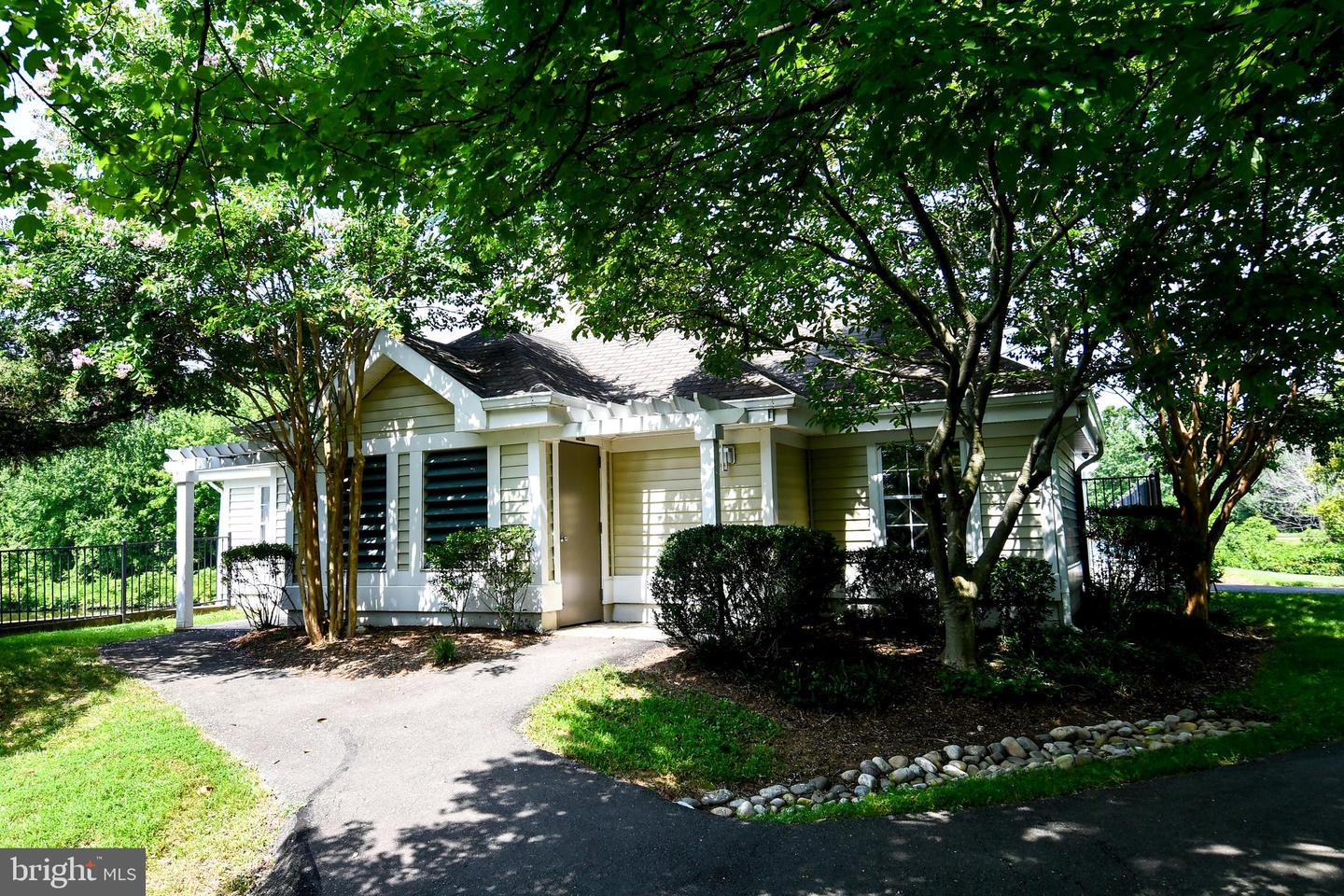 2797 YARLING CT, FALLS CHURCH, Virginia 22042, 2 Bedrooms Bedrooms, ,1 BathroomBathrooms,Residential,For sale,2797 YARLING CT,VAFX2257468 MLS # VAFX2257468