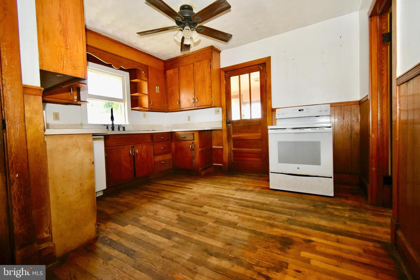2531 HOCKMAN AVE, WINCHESTER, Virginia 22601, 2 Bedrooms Bedrooms, ,1 BathroomBathrooms,Residential,For sale,2531 HOCKMAN AVE,VAWI2008764 MLS # VAWI2008764