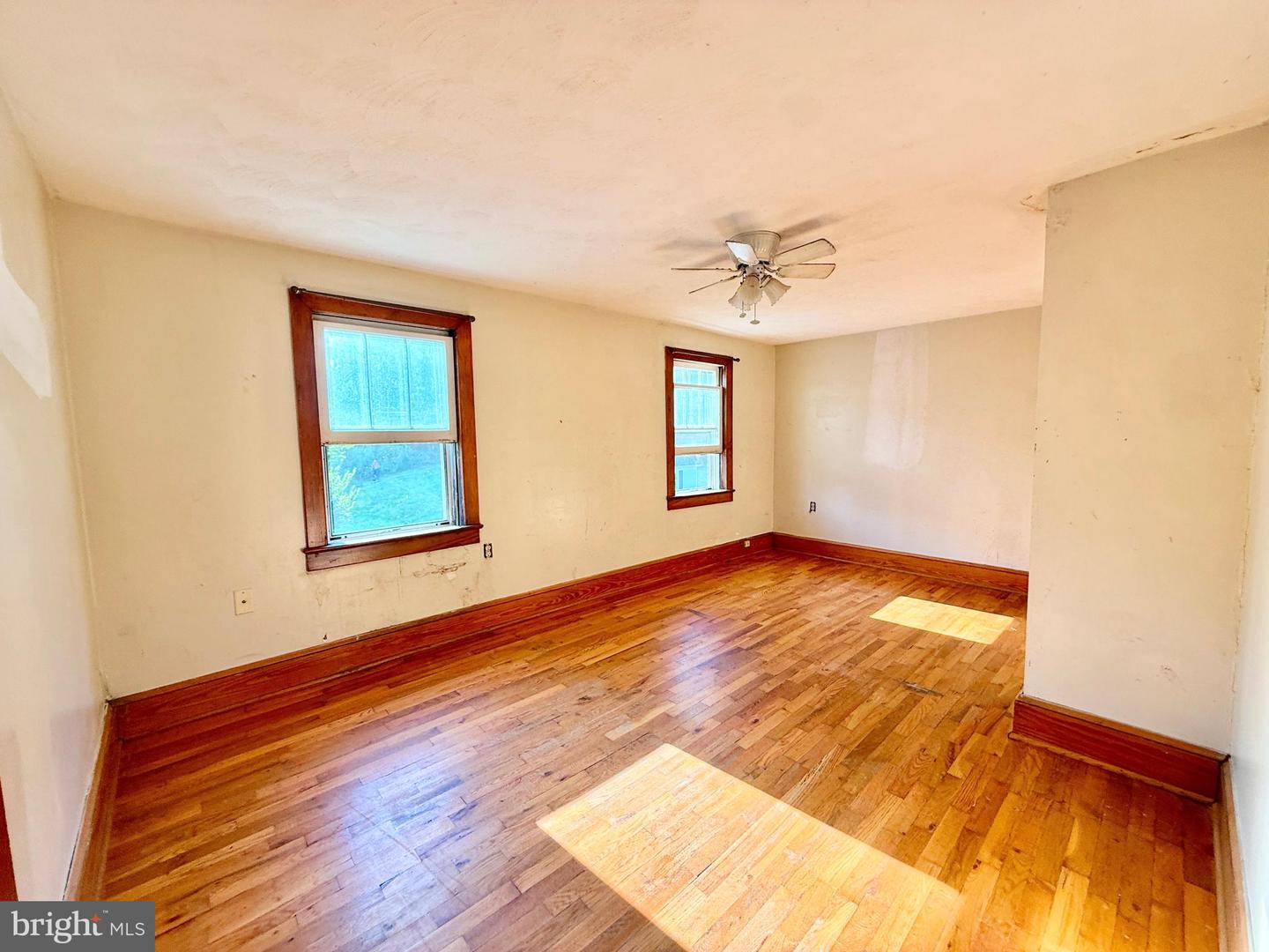 2531 HOCKMAN AVE, WINCHESTER, Virginia 22601, 2 Bedrooms Bedrooms, ,1 BathroomBathrooms,Residential,For sale,2531 HOCKMAN AVE,VAWI2008764 MLS # VAWI2008764