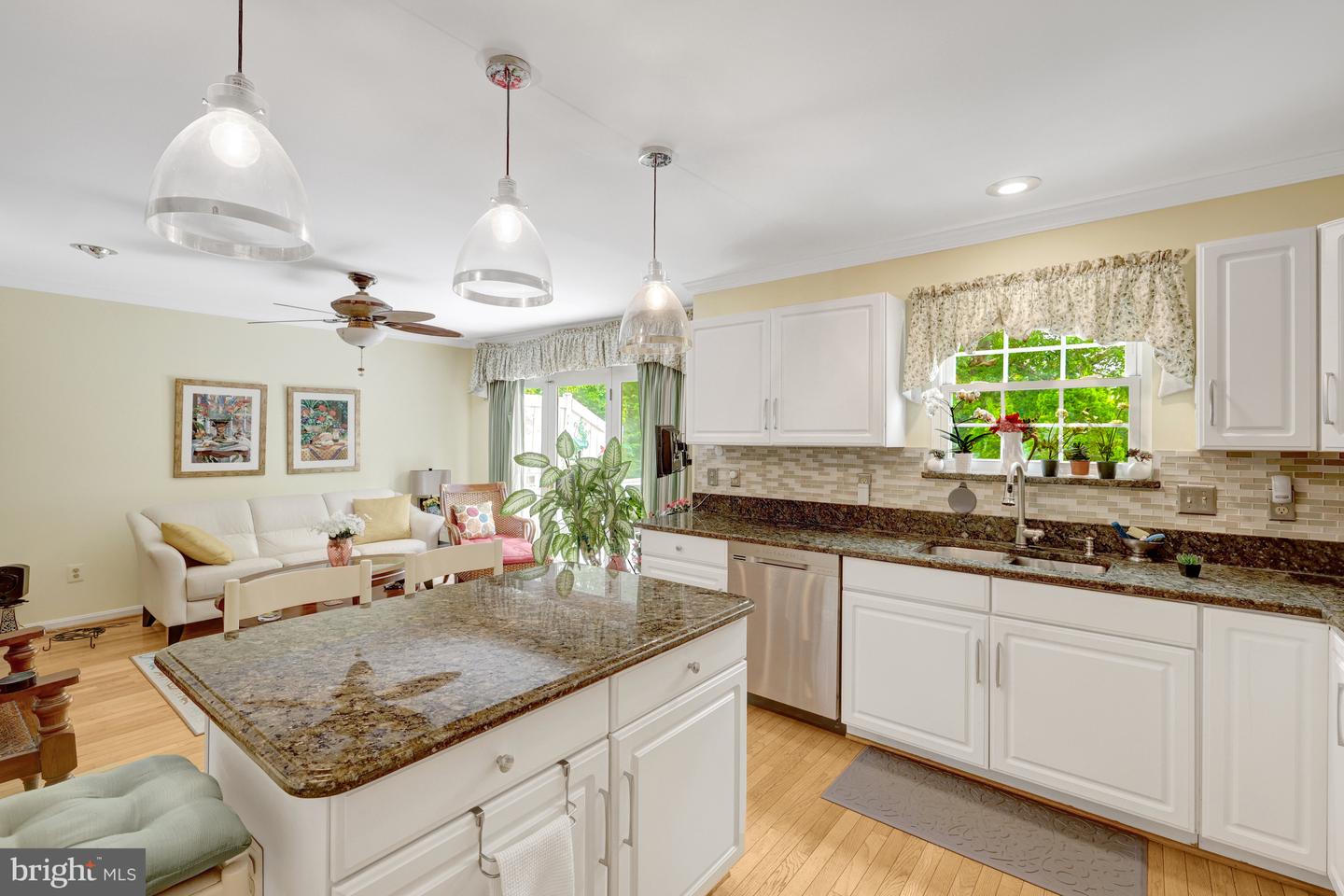 2711 BARONHURST DR, VIENNA, Virginia 22181, 4 Bedrooms Bedrooms, ,3 BathroomsBathrooms,Residential,For sale,2711 BARONHURST DR,VAFX2257498 MLS # VAFX2257498
