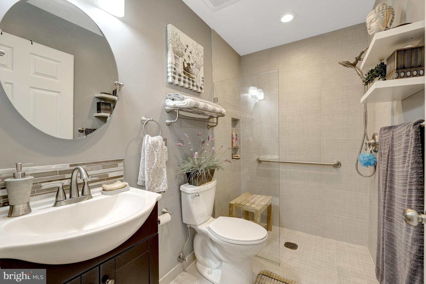 2711 BARONHURST DR, VIENNA, Virginia 22181, 4 Bedrooms Bedrooms, ,3 BathroomsBathrooms,Residential,For sale,2711 BARONHURST DR,VAFX2257498 MLS # VAFX2257498