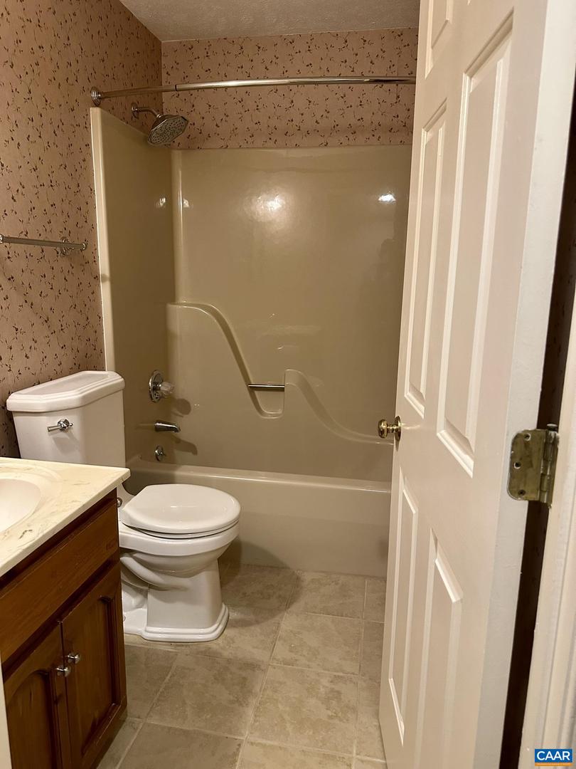3985 WILLIAM CT, CHARLOTTESVILLE, Virginia 22901, 3 Bedrooms Bedrooms, ,2 BathroomsBathrooms,Residential,For sale,3985 WILLIAM CT,667229 MLS # 667229