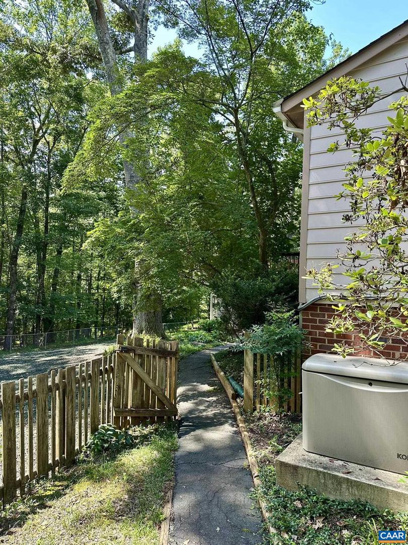 3985 WILLIAM CT, CHARLOTTESVILLE, Virginia 22901, 3 Bedrooms Bedrooms, ,2 BathroomsBathrooms,Residential,For sale,3985 WILLIAM CT,667229 MLS # 667229