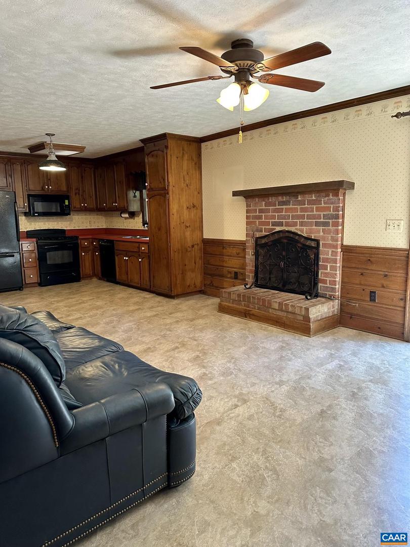 3985 WILLIAM CT, CHARLOTTESVILLE, Virginia 22901, 3 Bedrooms Bedrooms, ,2 BathroomsBathrooms,Residential,For sale,3985 WILLIAM CT,667229 MLS # 667229