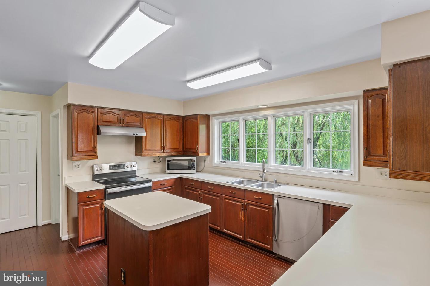12535 MISTY WATER DR, HERNDON, Virginia 20170, 5 Bedrooms Bedrooms, ,3 BathroomsBathrooms,Residential,For sale,12535 MISTY WATER DR,VAFX2257686 MLS # VAFX2257686