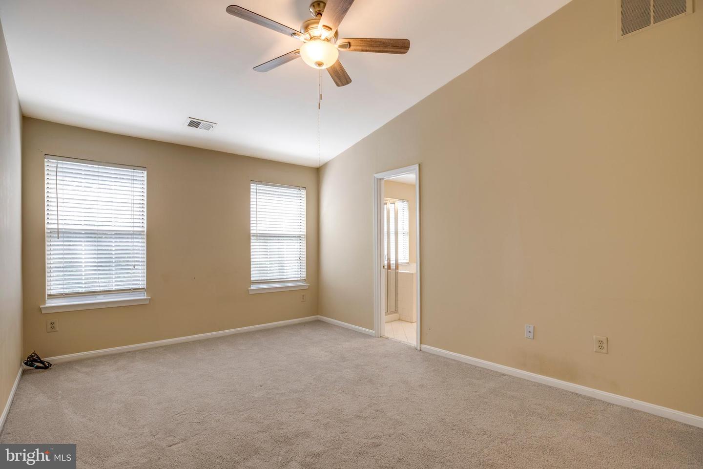 6113 GEORGE BAYLOR DR, CENTREVILLE, Virginia 20121, 3 Bedrooms Bedrooms, ,2 BathroomsBathrooms,Residential,For sale,6113 GEORGE BAYLOR DR,VAFX2257766 MLS # VAFX2257766