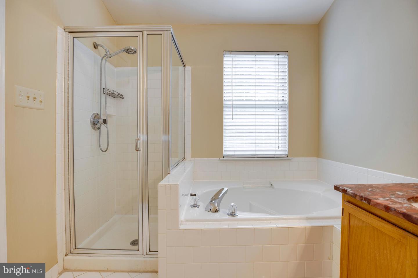 6113 GEORGE BAYLOR DR, CENTREVILLE, Virginia 20121, 3 Bedrooms Bedrooms, ,2 BathroomsBathrooms,Residential,For sale,6113 GEORGE BAYLOR DR,VAFX2257766 MLS # VAFX2257766