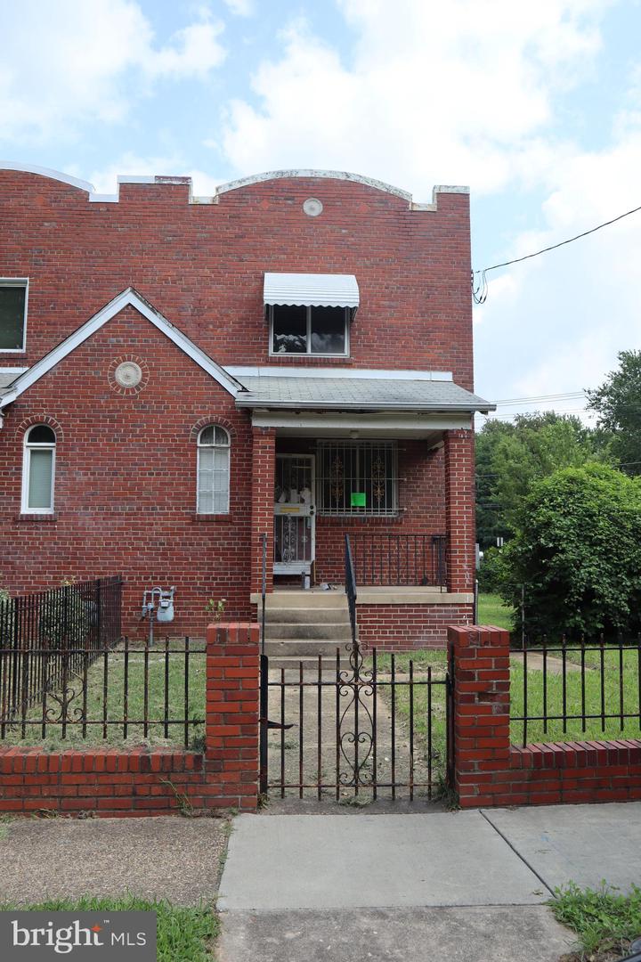 4942 BLAINE ST NE, WASHINGTON, District Of Columbia 20019, 2 Bedrooms Bedrooms, ,1 BathroomBathrooms,Residential,For sale,4942 BLAINE ST NE,DCDC2212390 MLS # DCDC2212390