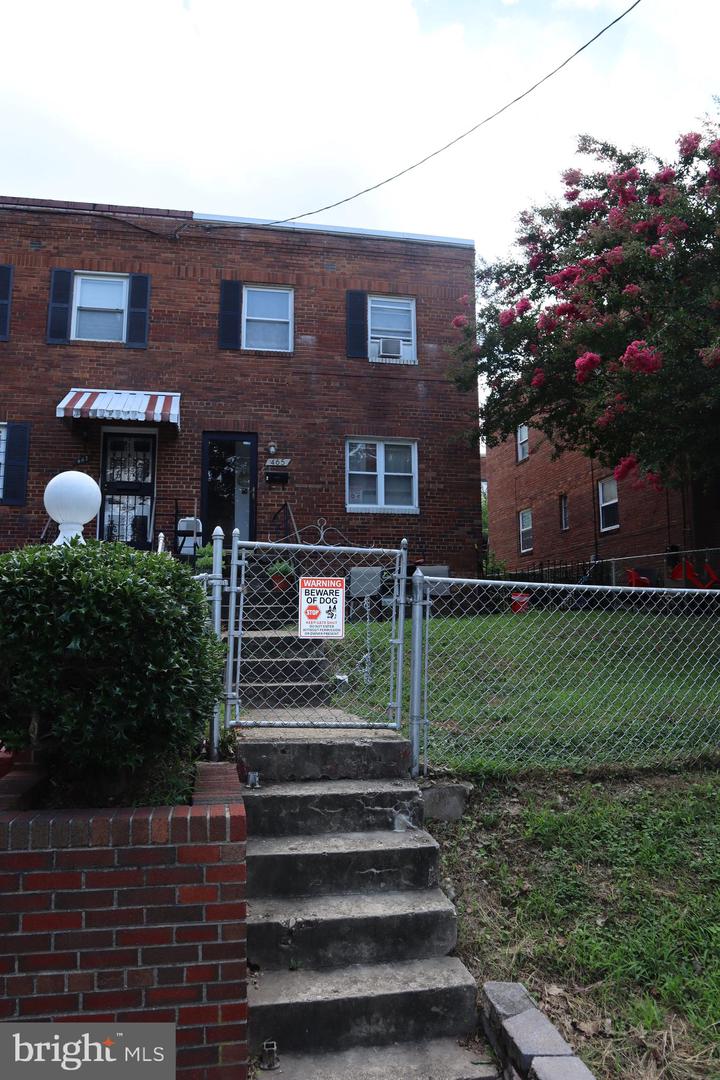 465 VALLEY AVE SE, WASHINGTON, District Of Columbia 20032, 3 Bedrooms Bedrooms, ,2 BathroomsBathrooms,Residential,For sale,465 VALLEY AVE SE,DCDC2212394 MLS # DCDC2212394