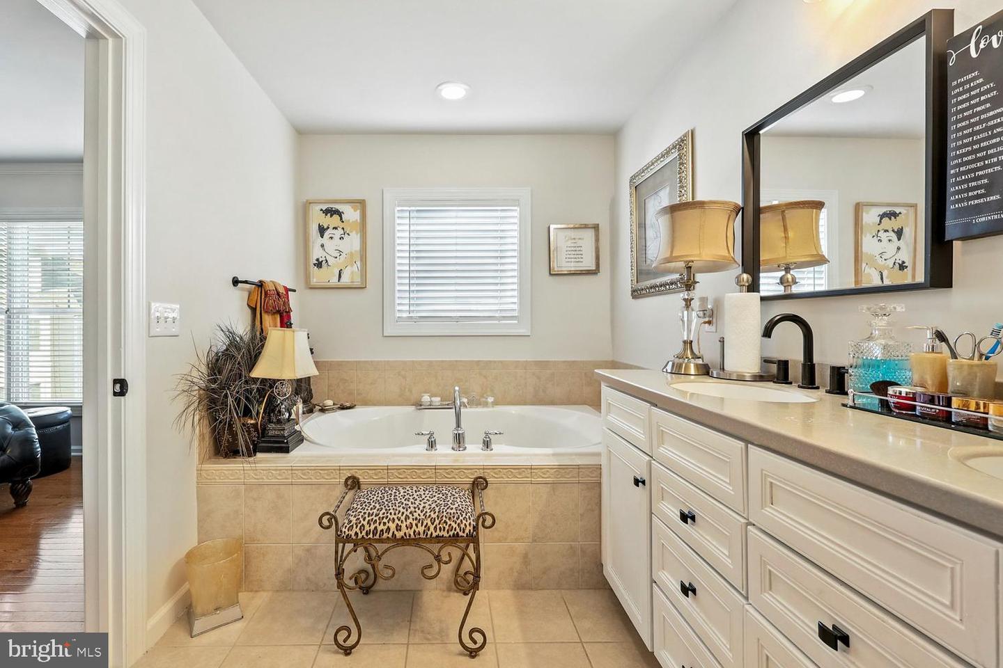 106 EDGEHILL DR, OCCOQUAN, Virginia 22125, 4 Bedrooms Bedrooms, ,4 BathroomsBathrooms,Residential,For sale,106 EDGEHILL DR,VAPW2100188 MLS # VAPW2100188