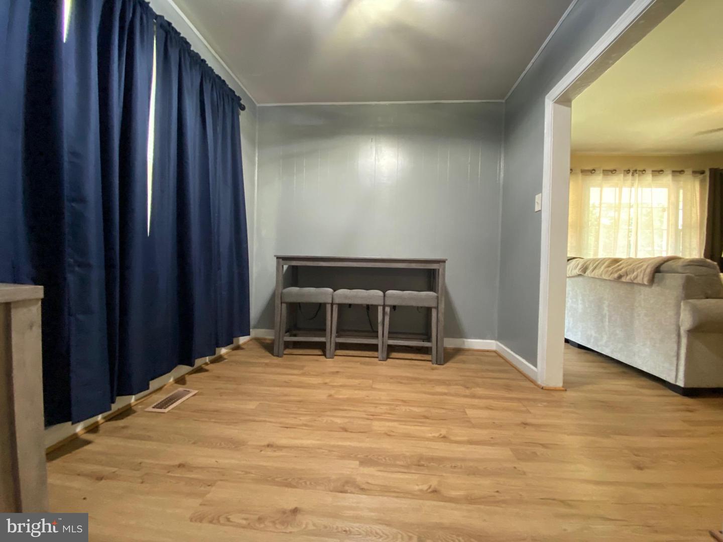 17212 MULBERRY LN, BOWLING GREEN, Virginia 22427, 3 Bedrooms Bedrooms, 8 Rooms Rooms,1 BathroomBathrooms,Residential,For sale,17212 MULBERRY LN,VACV2008578 MLS # VACV2008578
