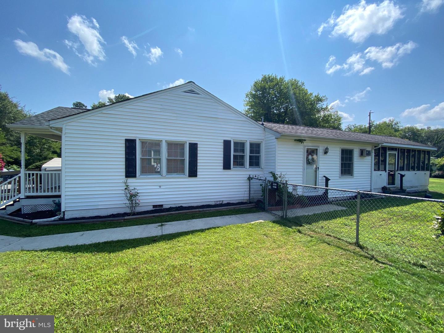 17212 MULBERRY LN, BOWLING GREEN, Virginia 22427, 3 Bedrooms Bedrooms, 8 Rooms Rooms,1 BathroomBathrooms,Residential,For sale,17212 MULBERRY LN,VACV2008578 MLS # VACV2008578
