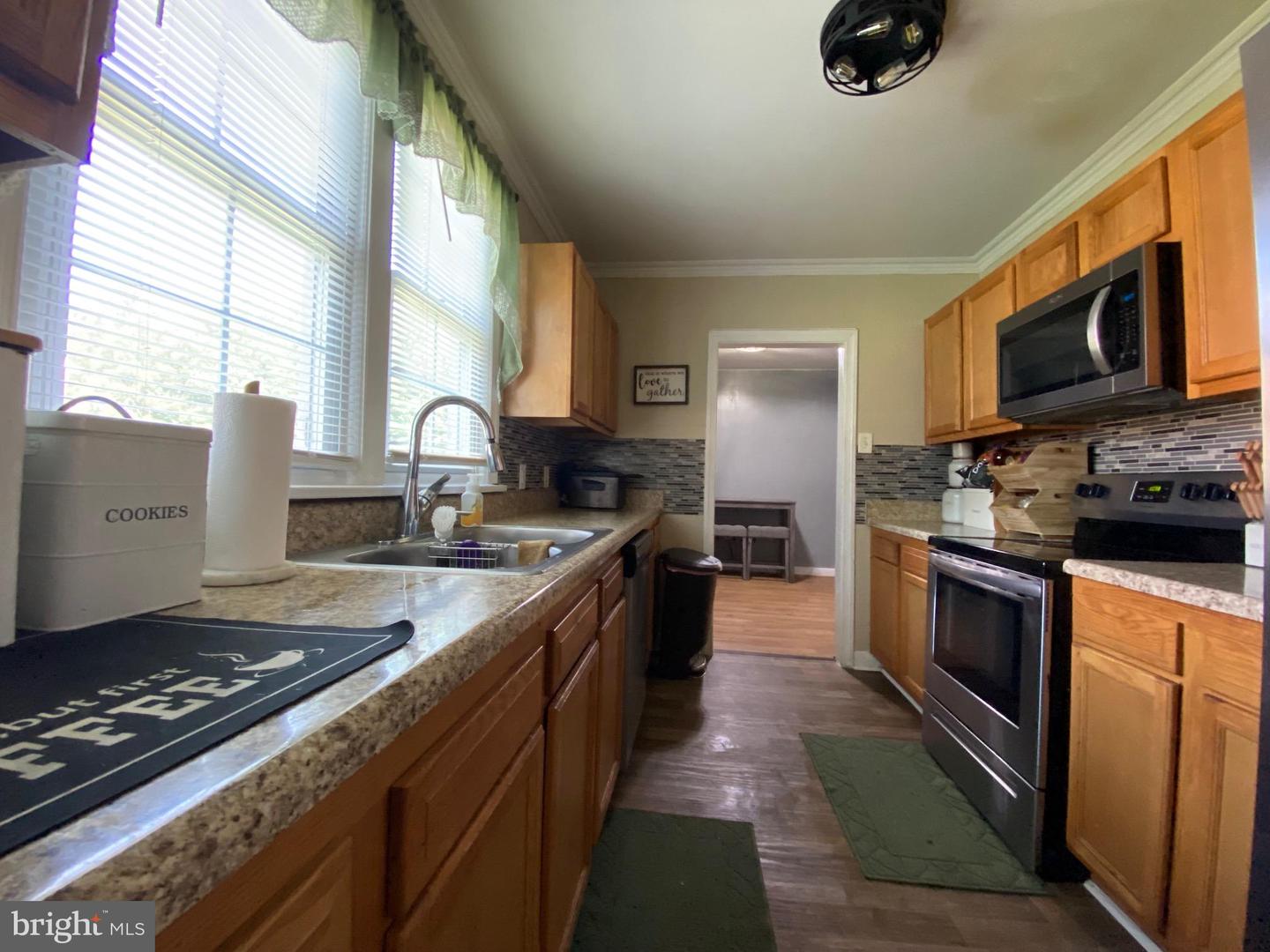 17212 MULBERRY LN, BOWLING GREEN, Virginia 22427, 3 Bedrooms Bedrooms, 8 Rooms Rooms,1 BathroomBathrooms,Residential,For sale,17212 MULBERRY LN,VACV2008578 MLS # VACV2008578