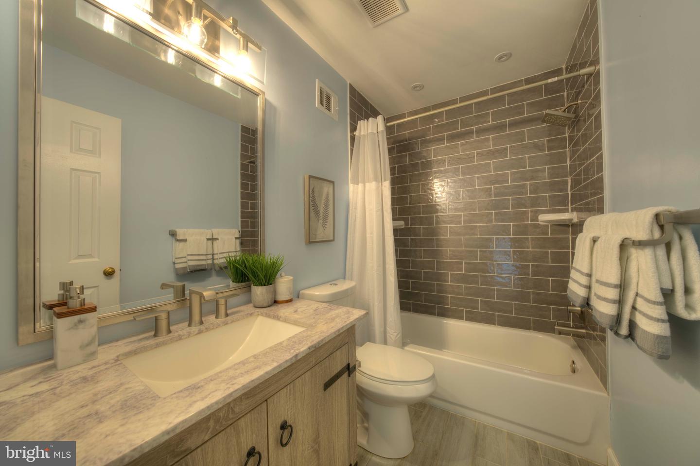 11804 GREAT OWL CIR, RESTON, Virginia 20194, 4 Bedrooms Bedrooms, ,3 BathroomsBathrooms,Residential,For sale,11804 GREAT OWL CIR,VAFX2258106 MLS # VAFX2258106