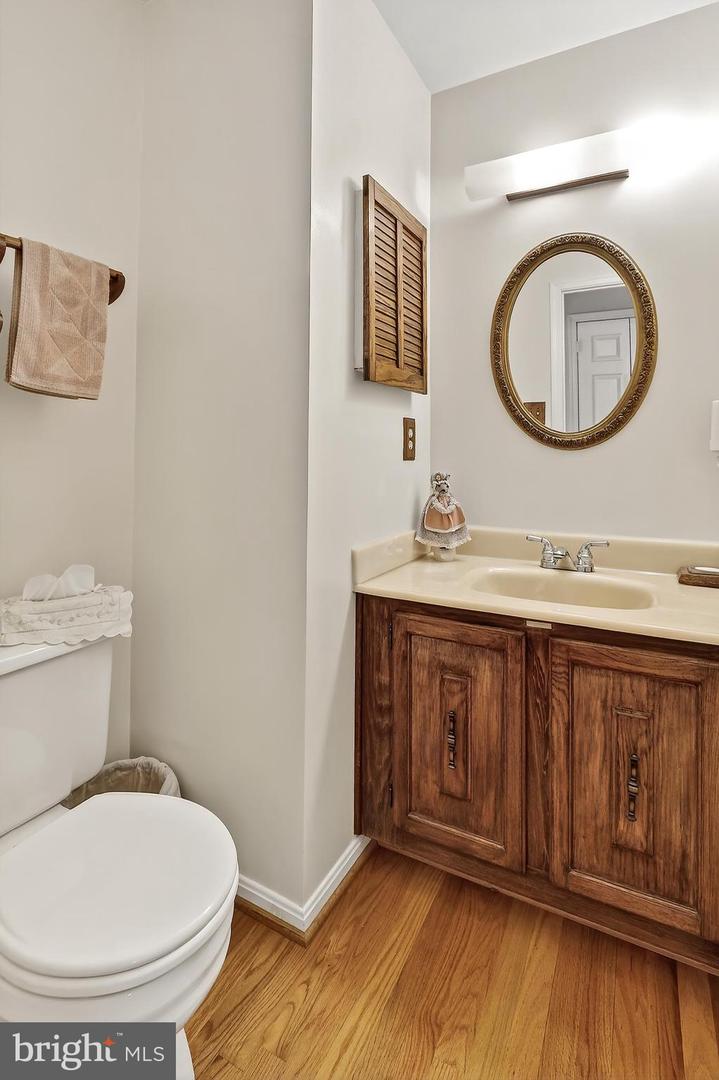 8128 VIOLA ST, SPRINGFIELD, Virginia 22152, 4 Bedrooms Bedrooms, ,3 BathroomsBathrooms,Residential,For sale,8128 VIOLA ST,VAFX2258140 MLS # VAFX2258140