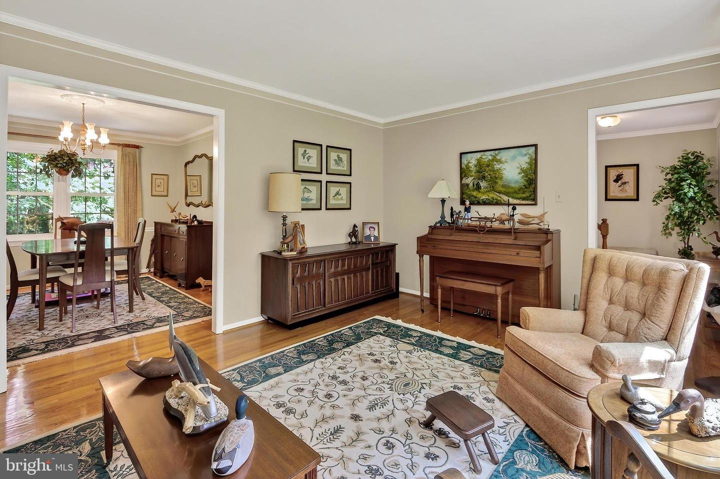 8128 VIOLA ST, SPRINGFIELD, Virginia 22152, 4 Bedrooms Bedrooms, ,3 BathroomsBathrooms,Residential,For sale,8128 VIOLA ST,VAFX2258140 MLS # VAFX2258140