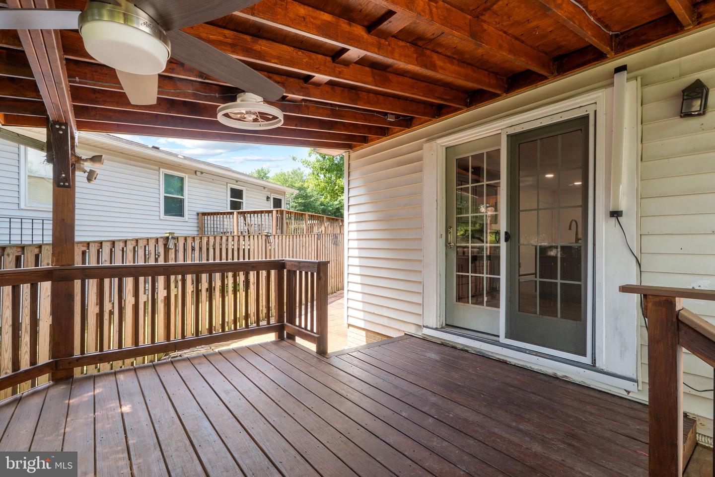 137 OAK VIEW DR SE, LEESBURG, Virginia 20175, 3 Bedrooms Bedrooms, 5 Rooms Rooms,2 BathroomsBathrooms,Residential,For sale,137 OAK VIEW DR SE,VALO2103354 MLS # VALO2103354
