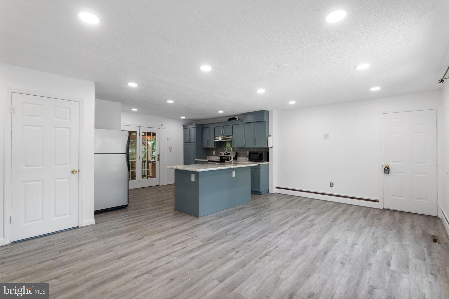 137 OAK VIEW DR SE, LEESBURG, Virginia 20175, 3 Bedrooms Bedrooms, 5 Rooms Rooms,2 BathroomsBathrooms,Residential,For sale,137 OAK VIEW DR SE,VALO2103354 MLS # VALO2103354
