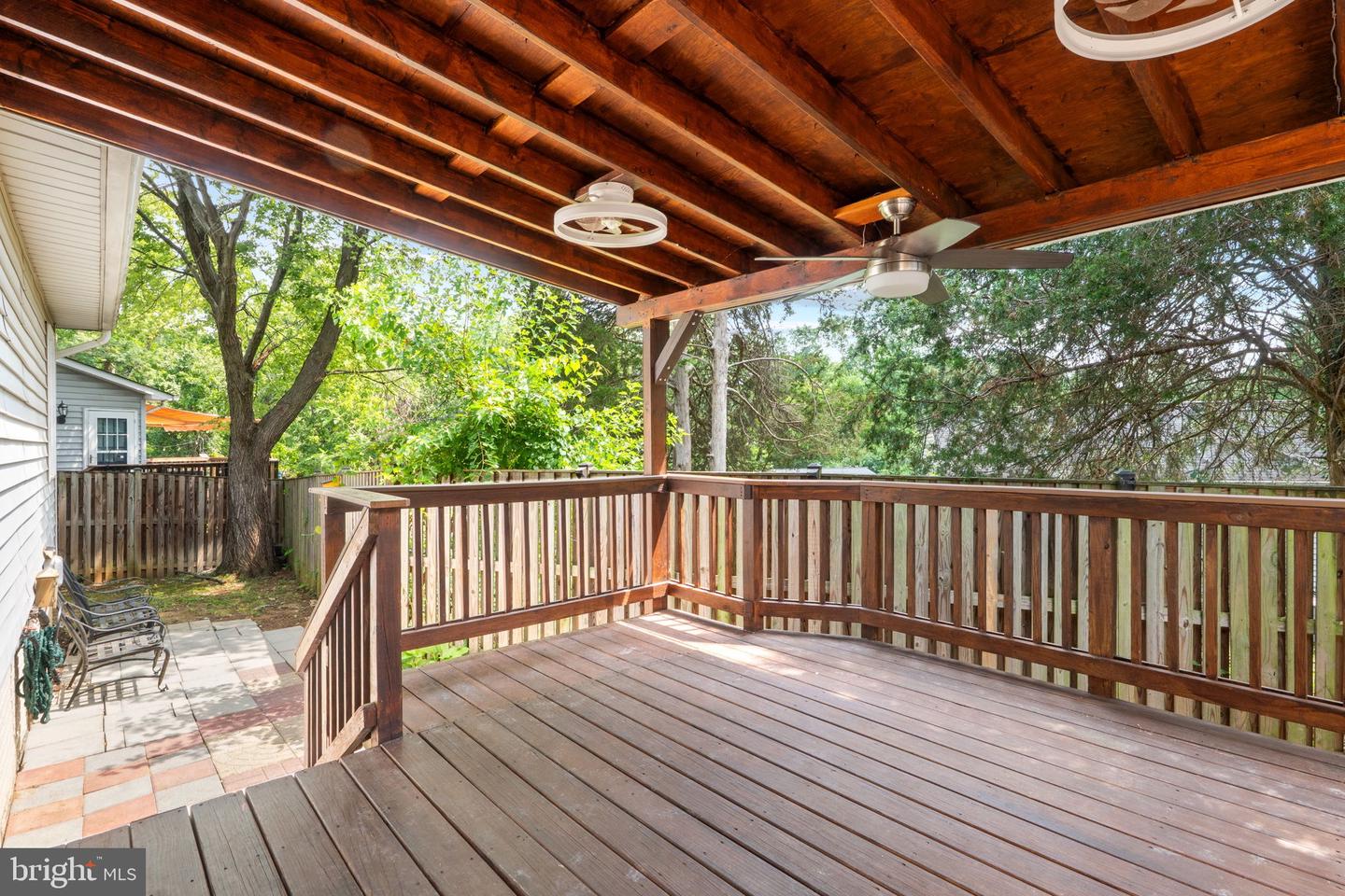 137 OAK VIEW DR SE, LEESBURG, Virginia 20175, 3 Bedrooms Bedrooms, 5 Rooms Rooms,2 BathroomsBathrooms,Residential,For sale,137 OAK VIEW DR SE,VALO2103354 MLS # VALO2103354