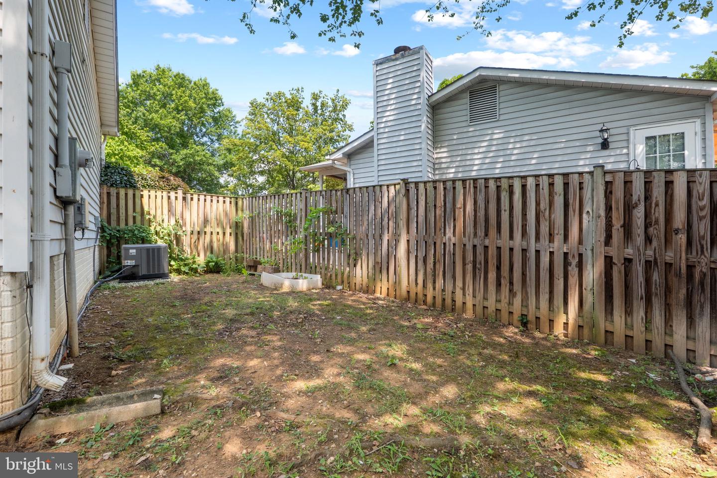 137 OAK VIEW DR SE, LEESBURG, Virginia 20175, 3 Bedrooms Bedrooms, 5 Rooms Rooms,2 BathroomsBathrooms,Residential,For sale,137 OAK VIEW DR SE,VALO2103354 MLS # VALO2103354
