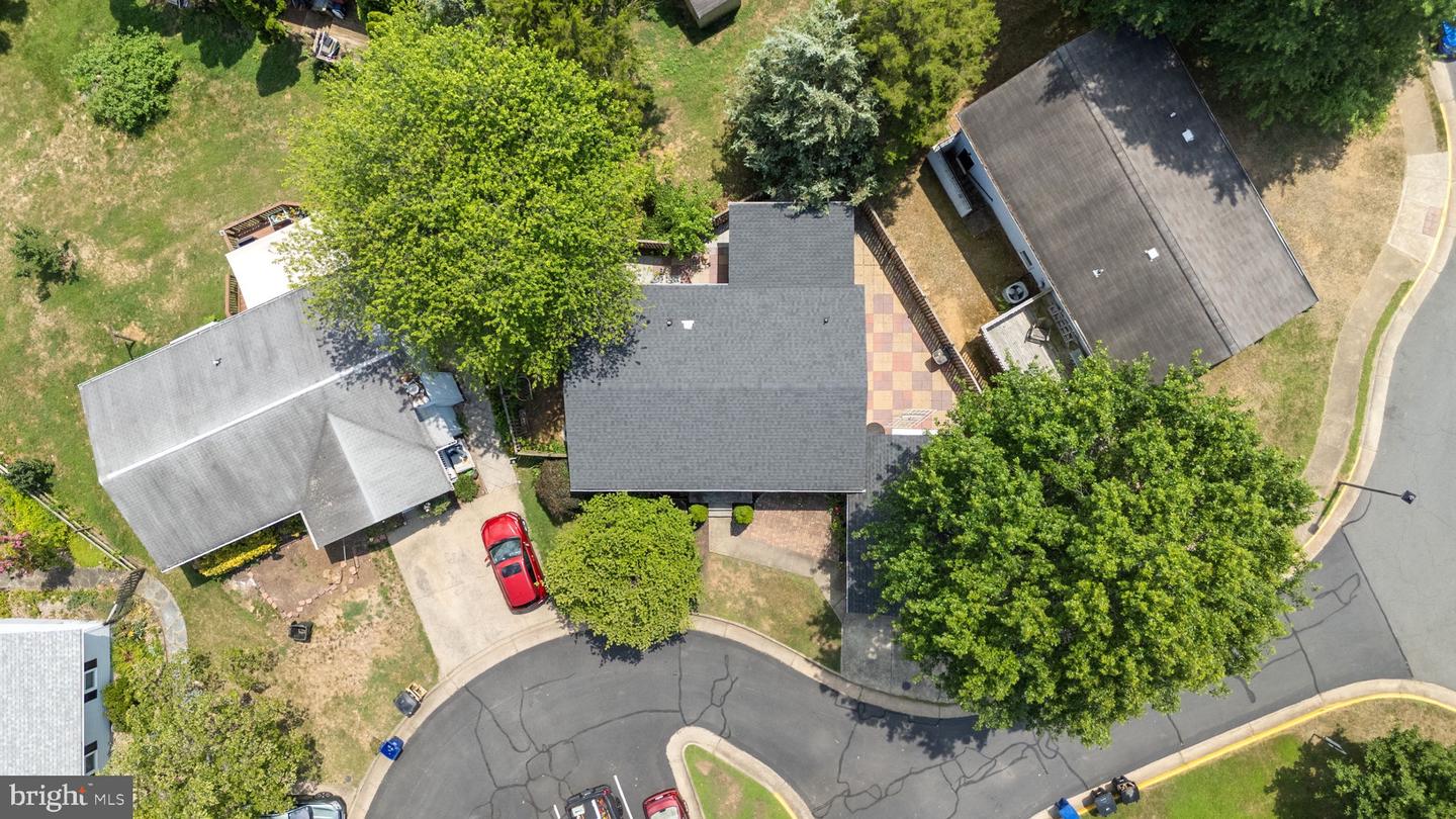 137 OAK VIEW DR SE, LEESBURG, Virginia 20175, 3 Bedrooms Bedrooms, 5 Rooms Rooms,2 BathroomsBathrooms,Residential,For sale,137 OAK VIEW DR SE,VALO2103354 MLS # VALO2103354