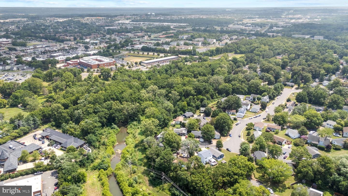 137 OAK VIEW DR SE, LEESBURG, Virginia 20175, 3 Bedrooms Bedrooms, 5 Rooms Rooms,2 BathroomsBathrooms,Residential,For sale,137 OAK VIEW DR SE,VALO2103354 MLS # VALO2103354
