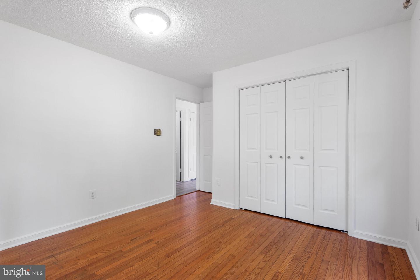 137 OAK VIEW DR SE, LEESBURG, Virginia 20175, 3 Bedrooms Bedrooms, 5 Rooms Rooms,2 BathroomsBathrooms,Residential,For sale,137 OAK VIEW DR SE,VALO2103354 MLS # VALO2103354