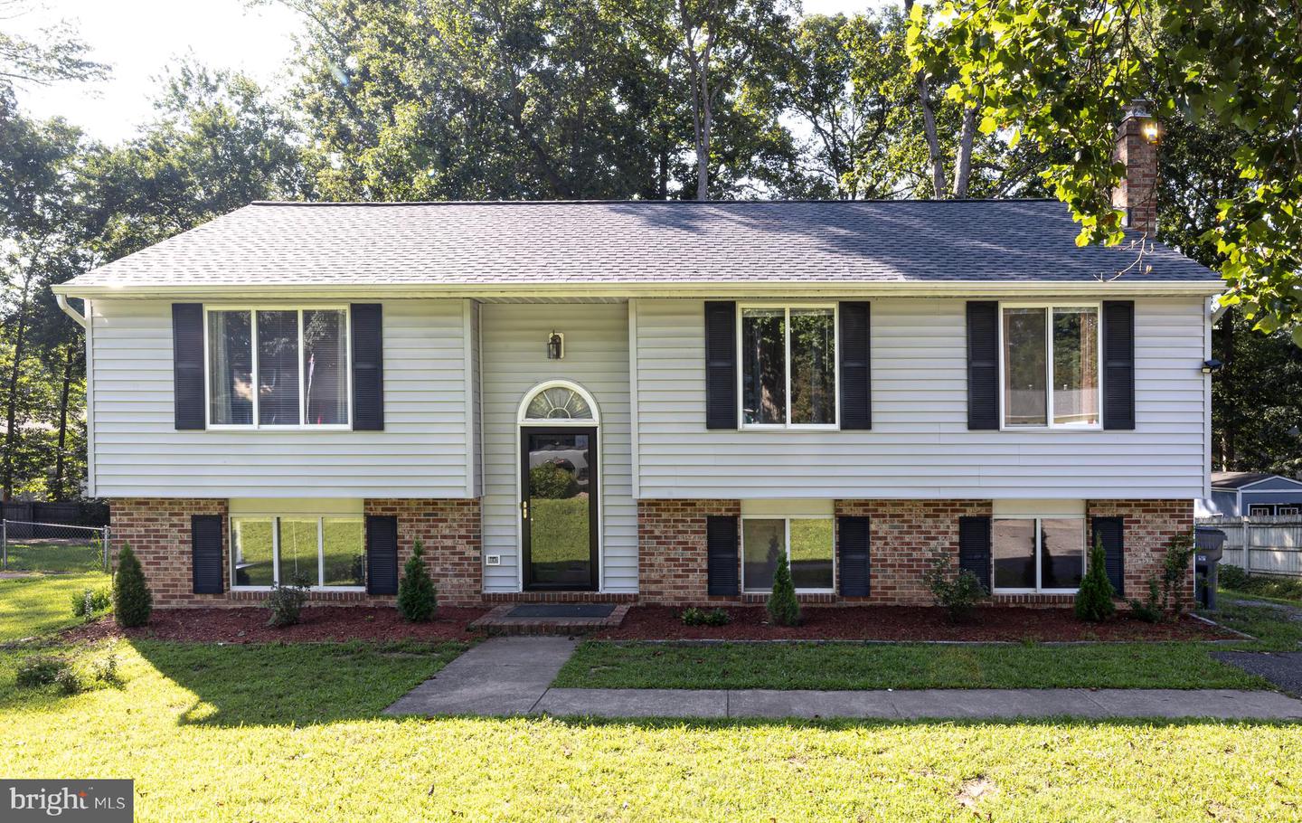 10612 HOLLEYBROOKE DR, SPOTSYLVANIA, Virginia 22553, 5 Bedrooms Bedrooms, 5 Rooms Rooms,3 BathroomsBathrooms,Residential,For sale,10612 HOLLEYBROOKE DR,VASP2035032 MLS # VASP2035032