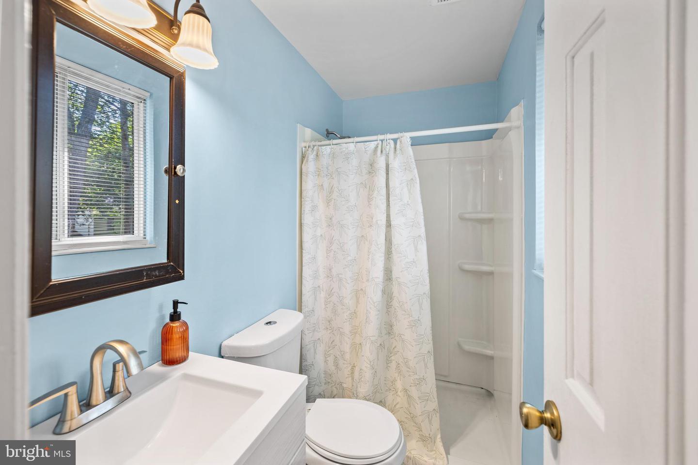 10612 HOLLEYBROOKE DR, SPOTSYLVANIA, Virginia 22553, 5 Bedrooms Bedrooms, 5 Rooms Rooms,3 BathroomsBathrooms,Residential,For sale,10612 HOLLEYBROOKE DR,VASP2035032 MLS # VASP2035032