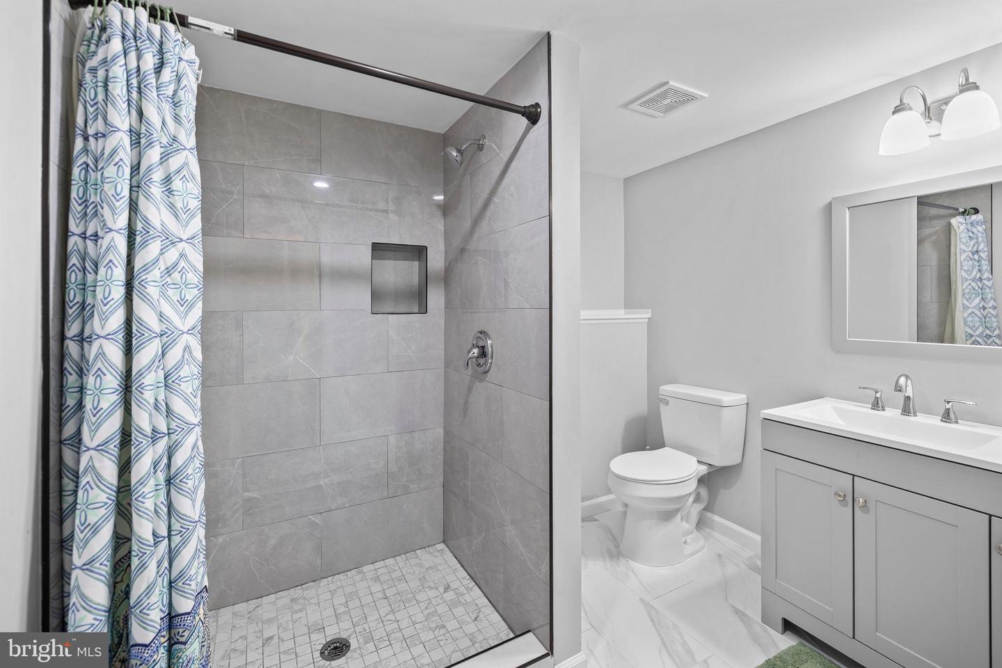 10612 HOLLEYBROOKE DR, SPOTSYLVANIA, Virginia 22553, 5 Bedrooms Bedrooms, 5 Rooms Rooms,3 BathroomsBathrooms,Residential,For sale,10612 HOLLEYBROOKE DR,VASP2035032 MLS # VASP2035032