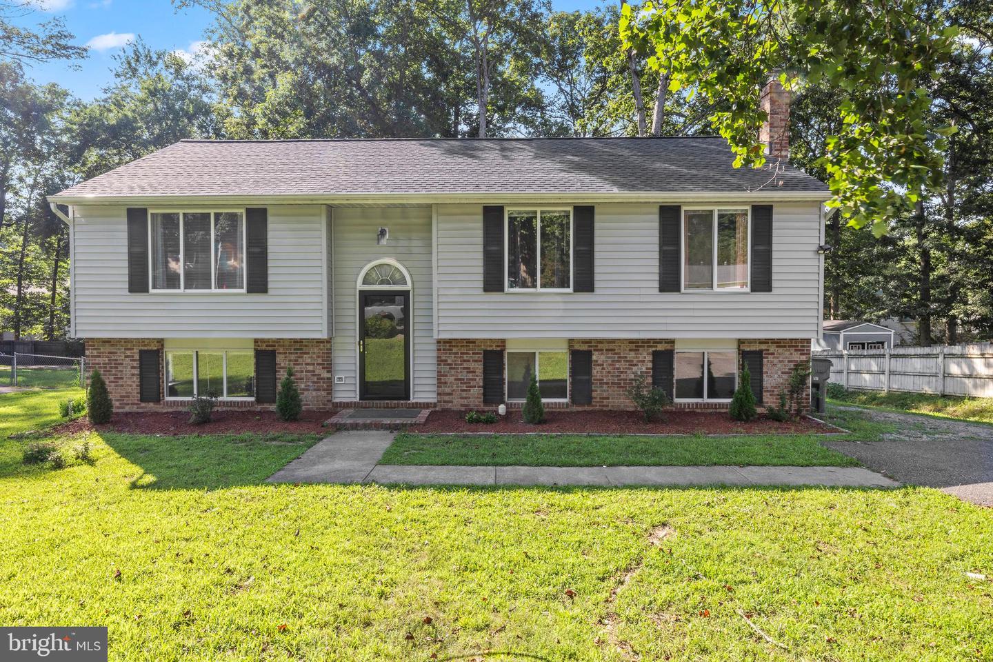 10612 HOLLEYBROOKE DR, SPOTSYLVANIA, Virginia 22553, 5 Bedrooms Bedrooms, 5 Rooms Rooms,3 BathroomsBathrooms,Residential,For sale,10612 HOLLEYBROOKE DR,VASP2035032 MLS # VASP2035032