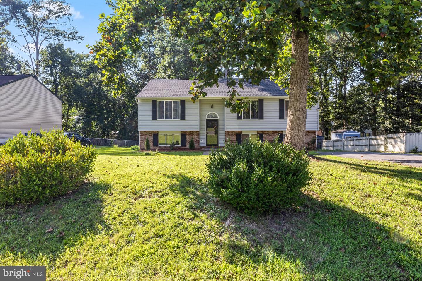 10612 HOLLEYBROOKE DR, SPOTSYLVANIA, Virginia 22553, 5 Bedrooms Bedrooms, 5 Rooms Rooms,3 BathroomsBathrooms,Residential,For sale,10612 HOLLEYBROOKE DR,VASP2035032 MLS # VASP2035032