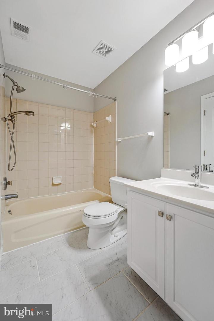 8954 HANSON GROVE CT, MANASSAS, Virginia 20109, 6 Bedrooms Bedrooms, ,3 BathroomsBathrooms,Residential,For sale,8954 HANSON GROVE CT,VAPW2100234 MLS # VAPW2100234