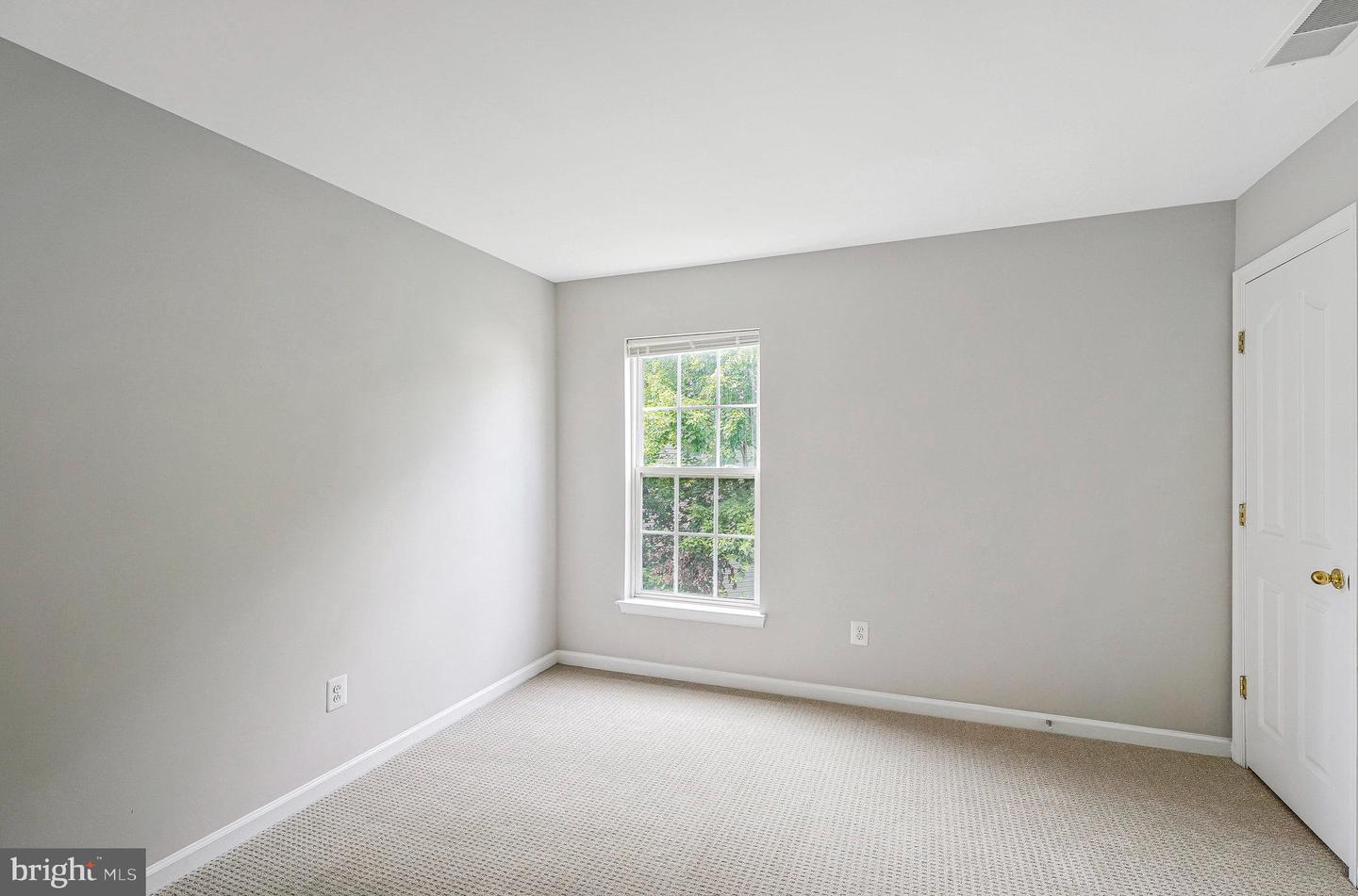 8954 HANSON GROVE CT, MANASSAS, Virginia 20109, 6 Bedrooms Bedrooms, ,3 BathroomsBathrooms,Residential,For sale,8954 HANSON GROVE CT,VAPW2100234 MLS # VAPW2100234