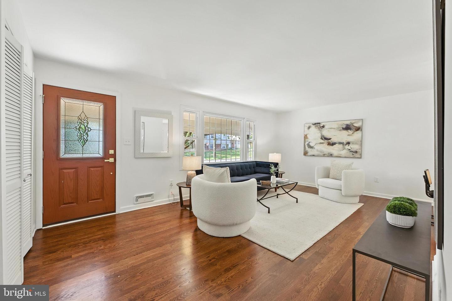 8200 OLD OAKS DR, SPRINGFIELD, Virginia 22152, 3 Bedrooms Bedrooms, ,2 BathroomsBathrooms,Residential,For sale,8200 OLD OAKS DR,VAFX2258112 MLS # VAFX2258112